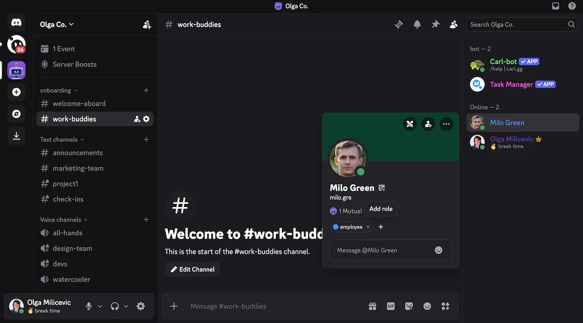 Online users' name colors reflect their roles on the Discord server