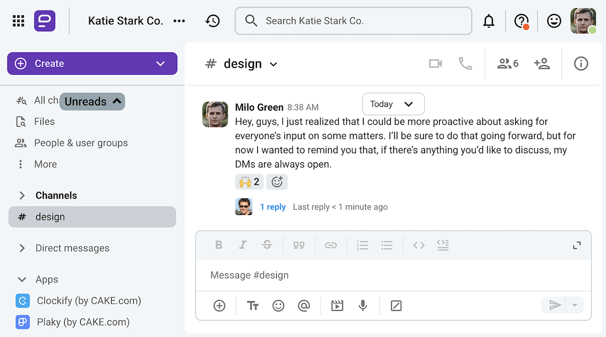 A manager establishes his open-door policy on Pumble, the business messaging app