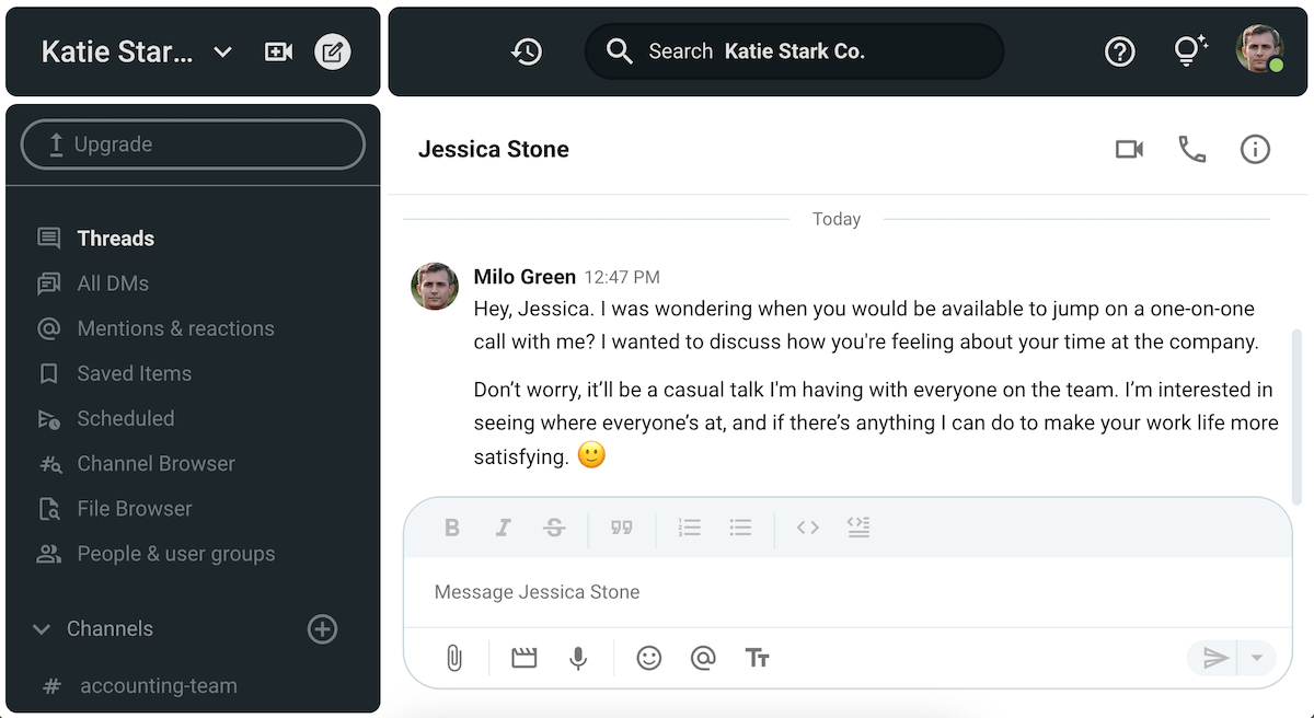 A leader asks his employee for a one-on-one meeting to discuss her job satisfaction levels over Pumble, a business messaging app