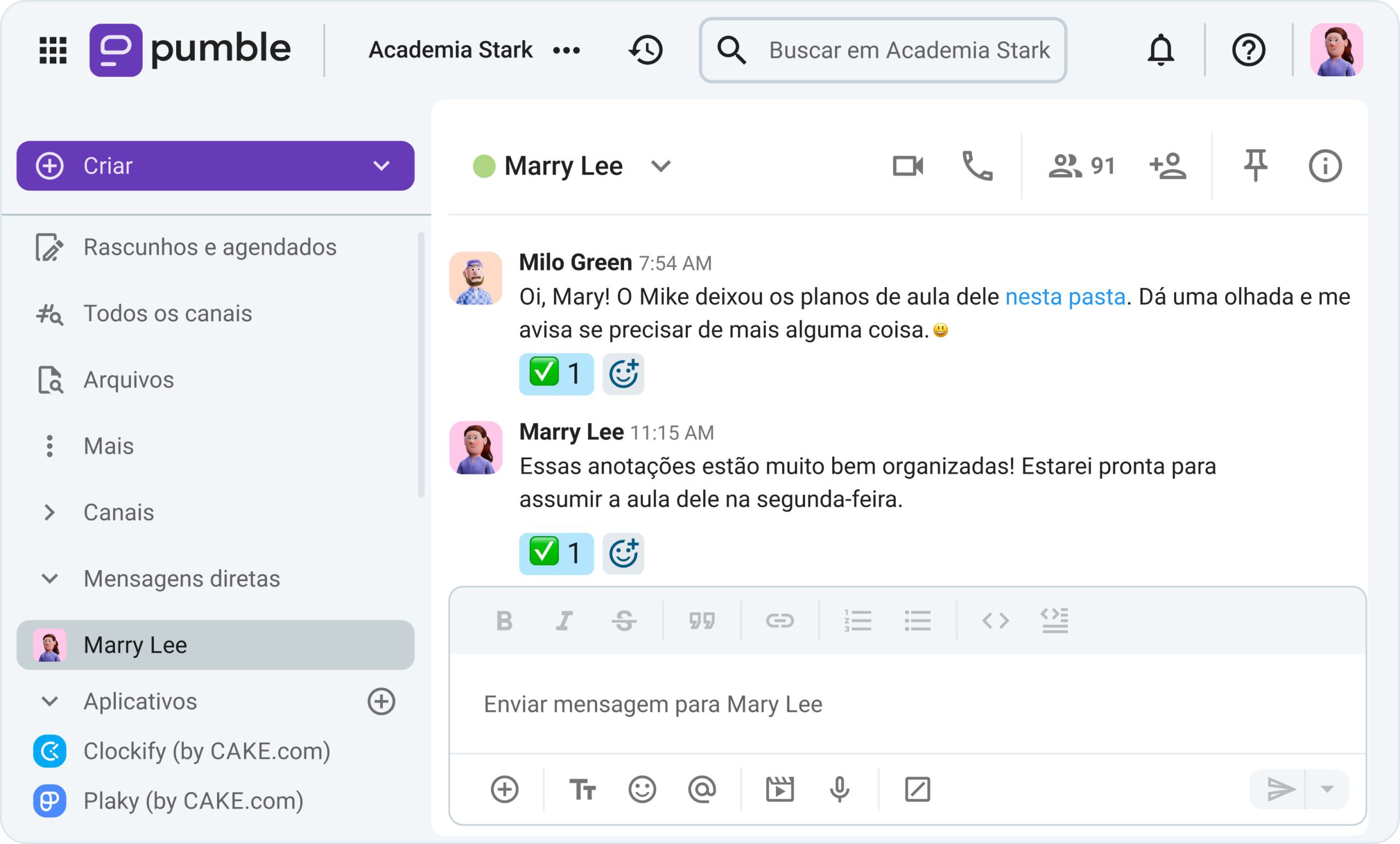 A nova professora elogia o planejamento eficaz das aulas de sua antecessora no Pumble, o aplicativo de comunicação em equipe